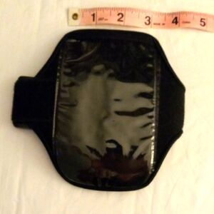 E-Circuit Sport Armband w/Adjustable Strap Black Approximately 3" x 6" Opening